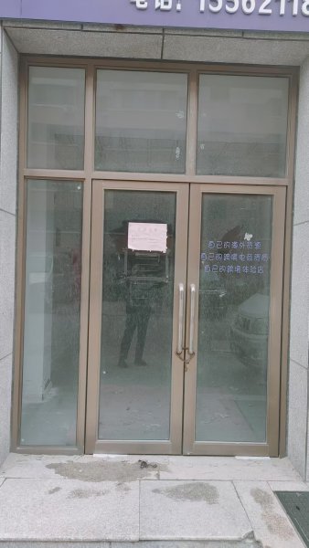 喜登府居民小區(qū)門市房出租，70-150平都有。
