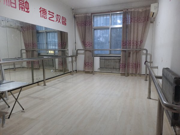 開發(fā)區(qū)小學(xué)附近吉房出租
