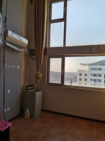 長江匯泉商廈精裝修公寓出租，家具家電齊全