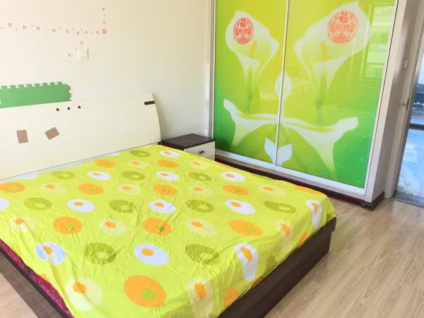 大潤(rùn)發(fā)北平安小區(qū)四樓精裝修家電家具齊全干凈利落出門(mén)家家悅80