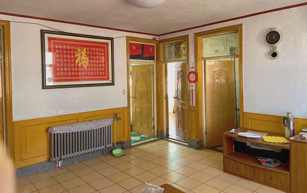 燕南街四樓三室有房出租 自己的房源