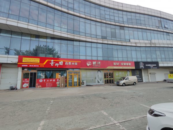 寶宇商場(chǎng)一樓外開(kāi)門(mén)出租