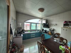 @@@10.9萬，秀山公園北，頂樓拎包入住