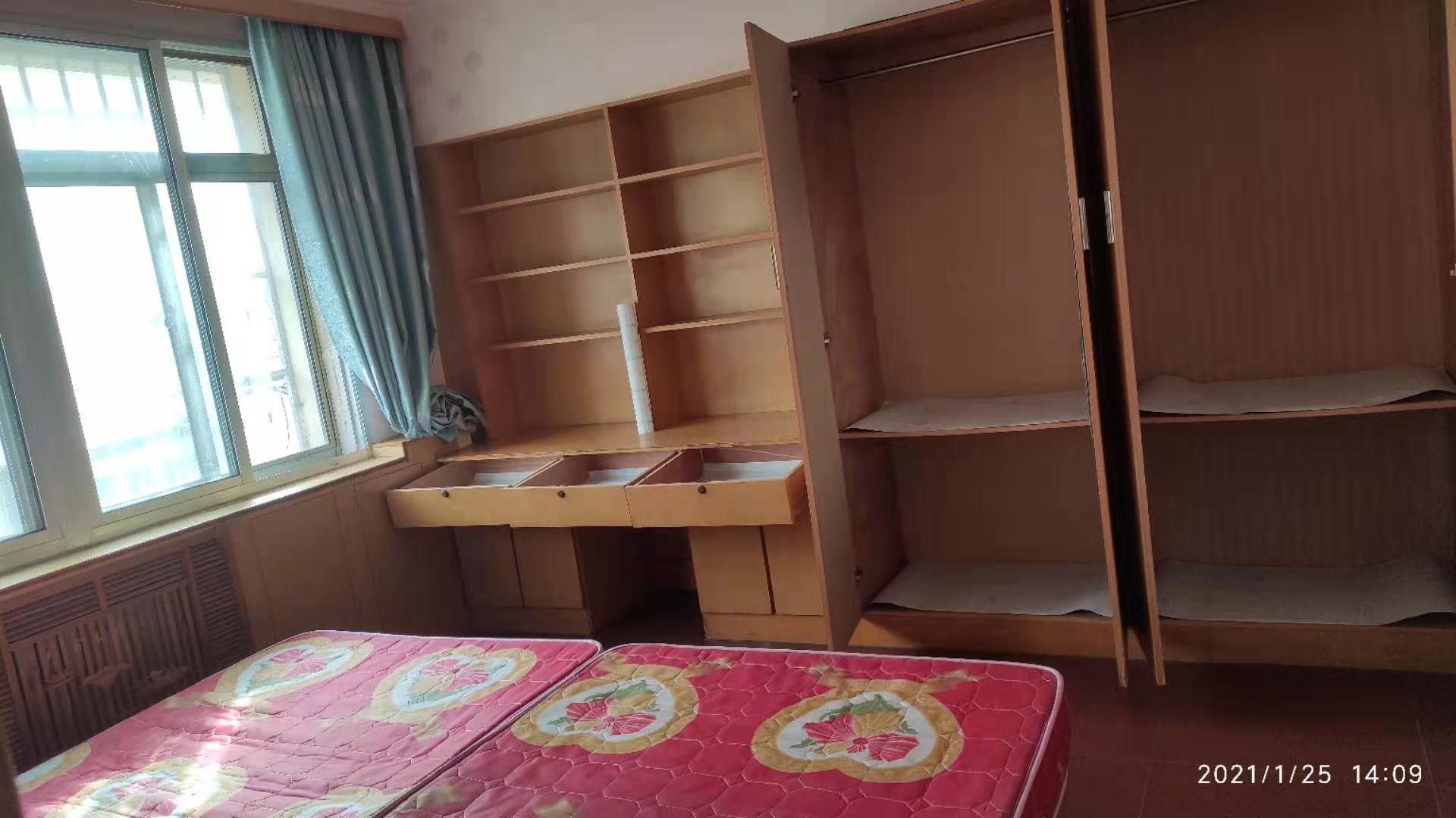 文登區(qū)義烏市場(chǎng)A區(qū)住人二樓出租，冬天可通暖氣