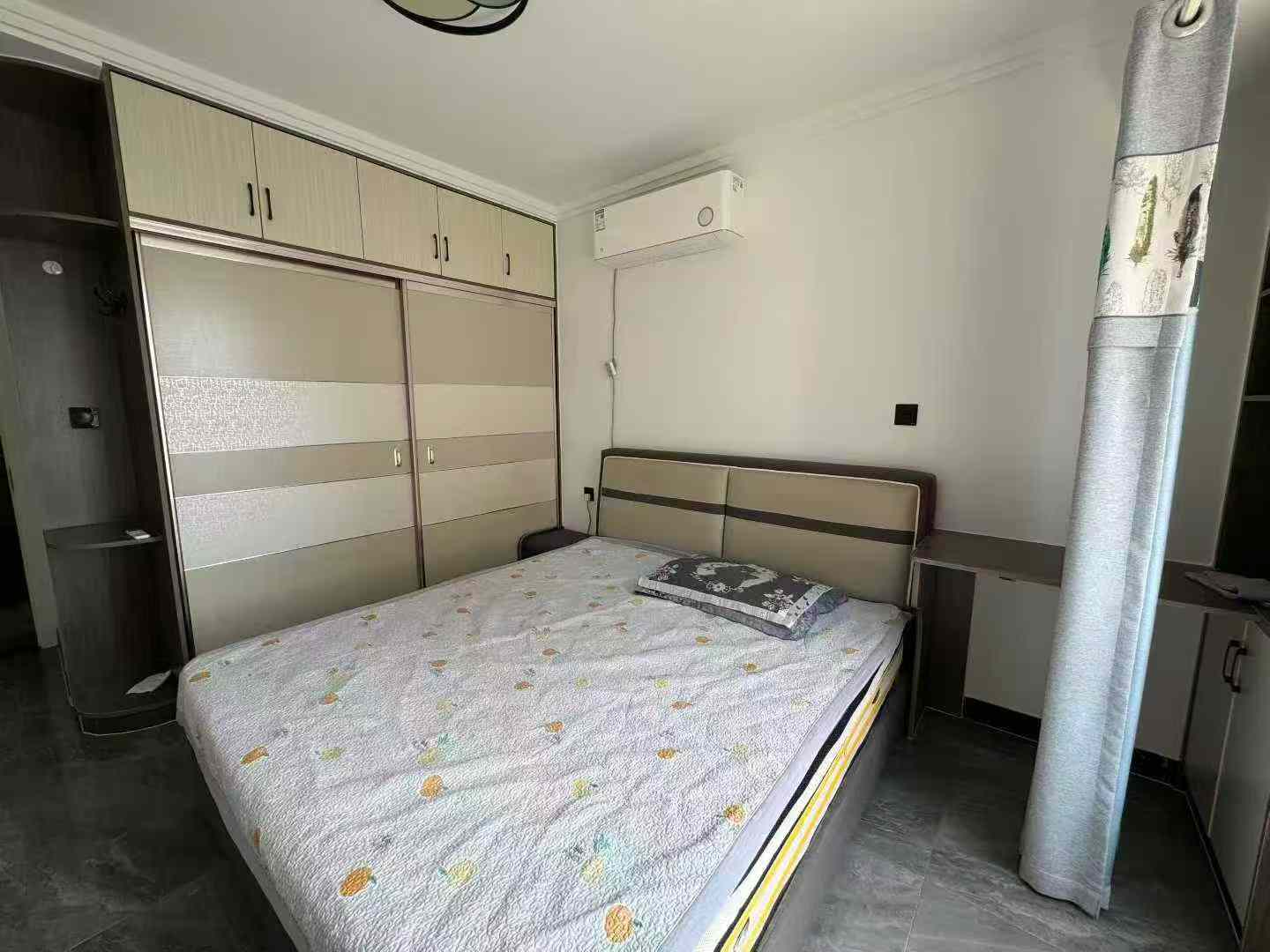 @出租:1500/月，香山公館，精裝2室