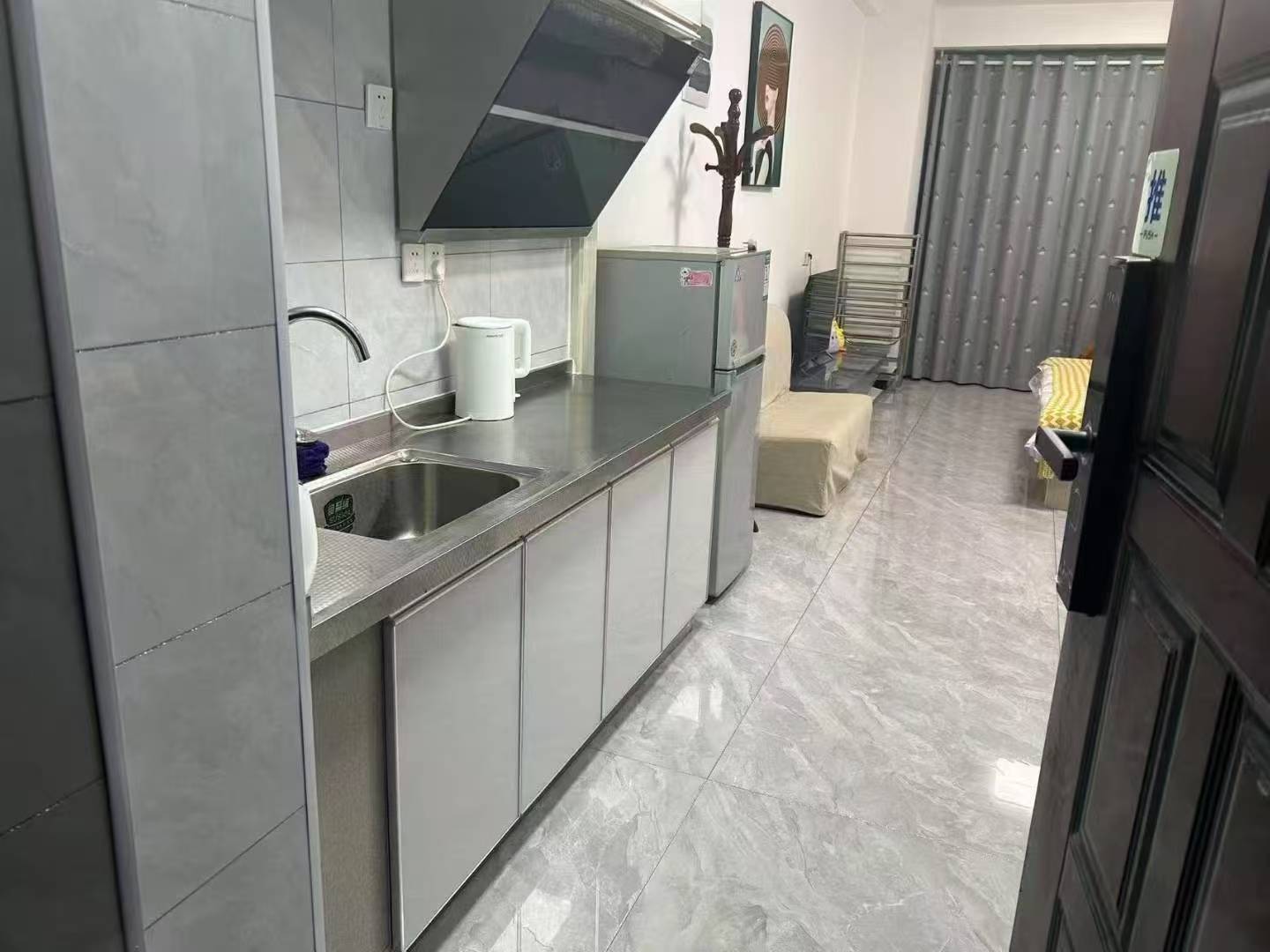【出租】寶宇公館電梯5樓家具家電齊全900/