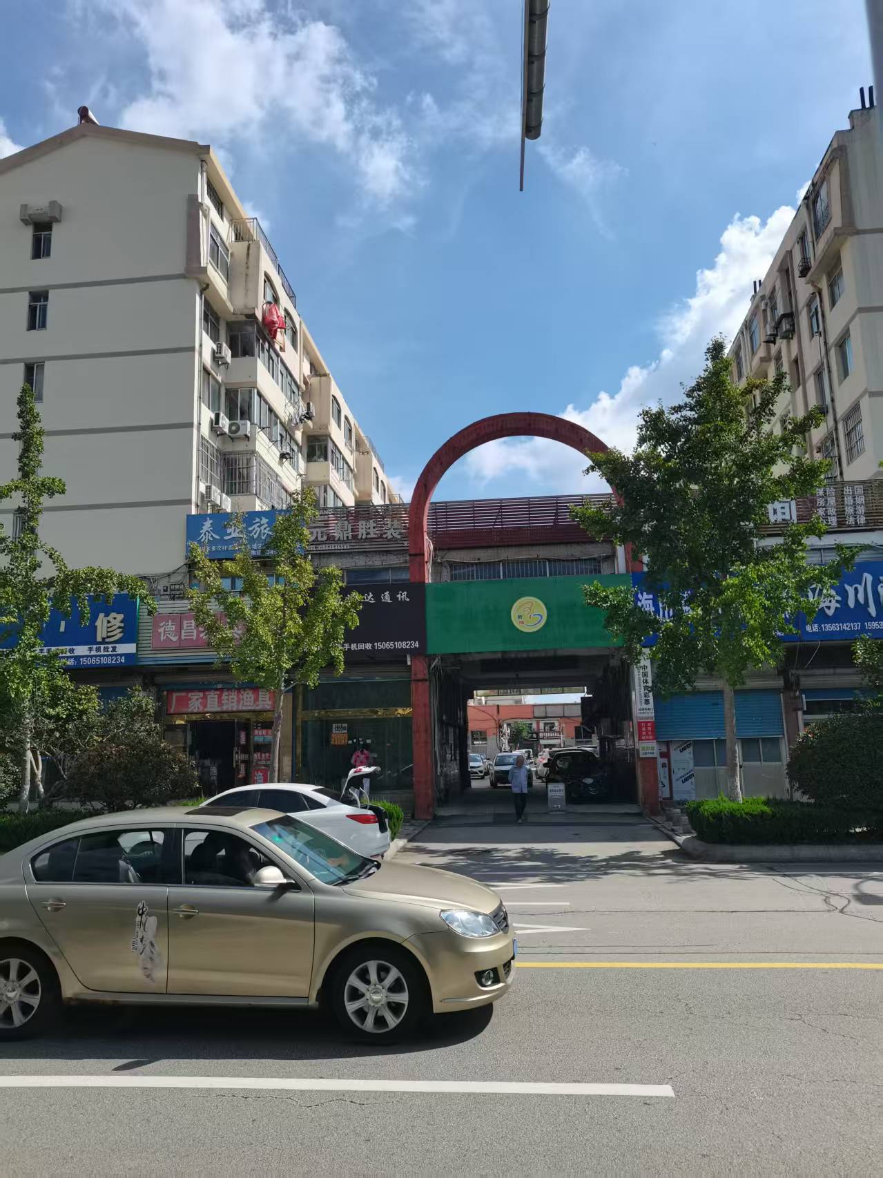 天福商貿(mào)城門(mén)面房出租