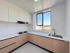 職工街單價2800元123平三室35.8萬