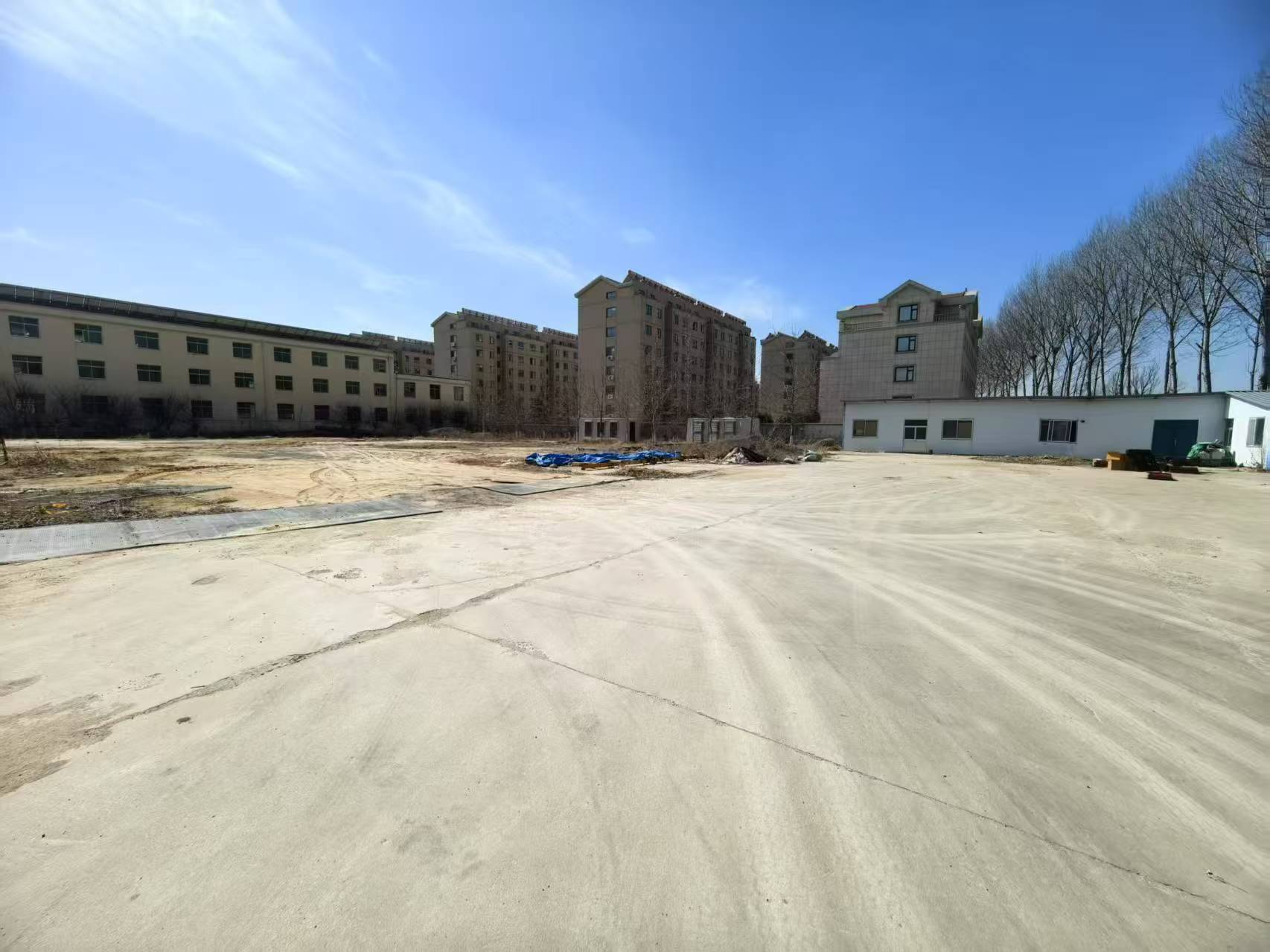 文登開發(fā)區(qū)廣州路東首路北二層樓及倉厙、空曠場地出租