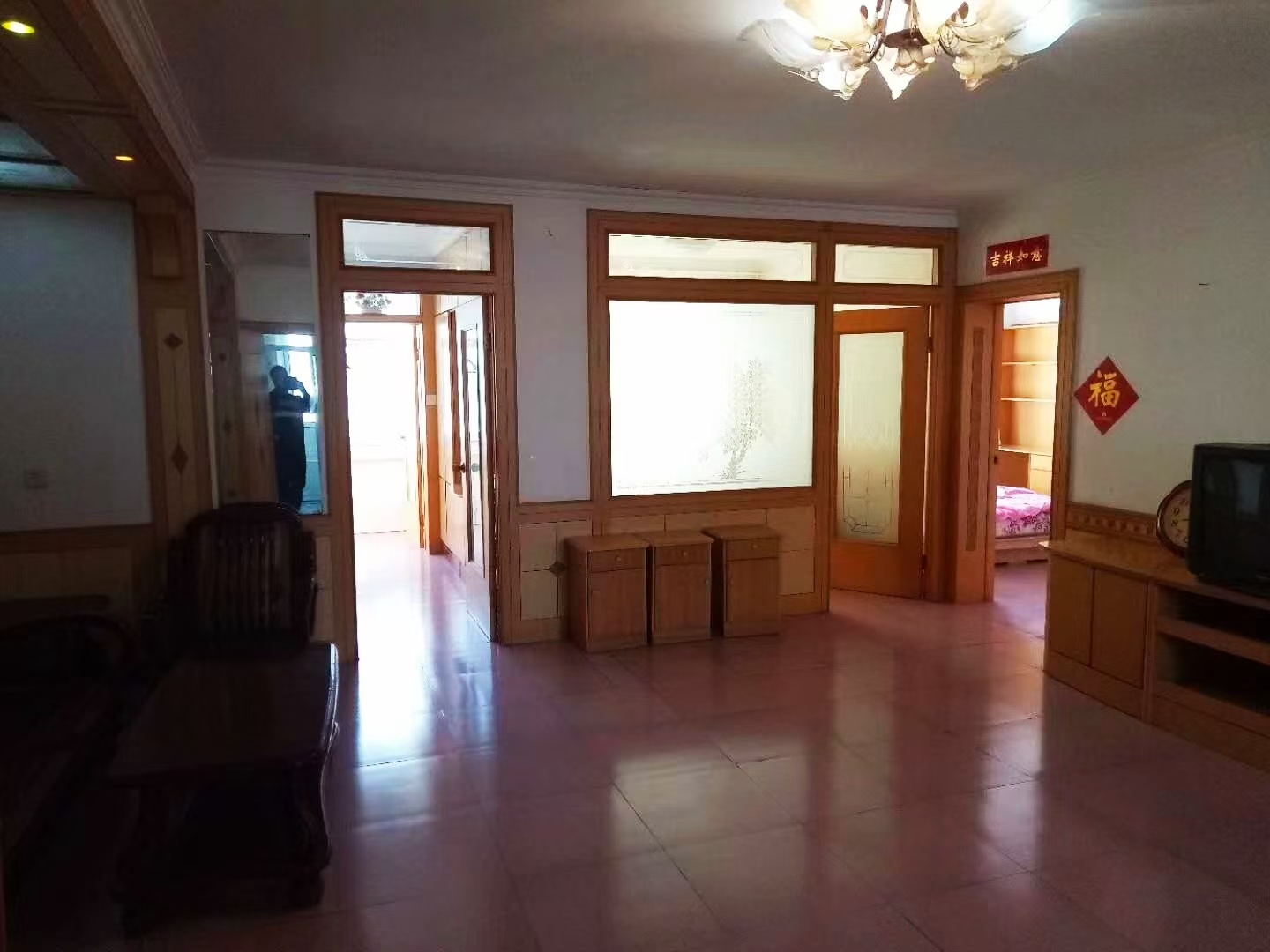 金地小區(qū)吉樓出售，125平，25萬