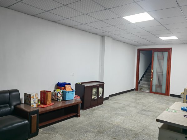 宏利物流對面兩層門市出租