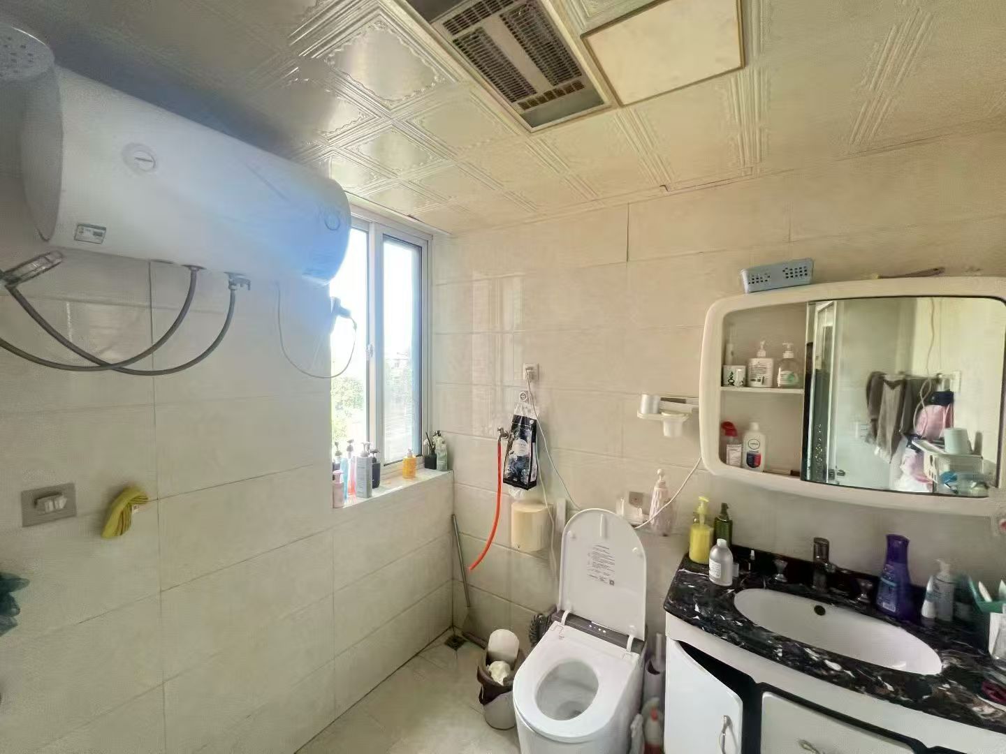 山川文苑電梯四樓92.5平兩室39.8萬 山川文苑電梯四樓92.5平兩室39.8萬