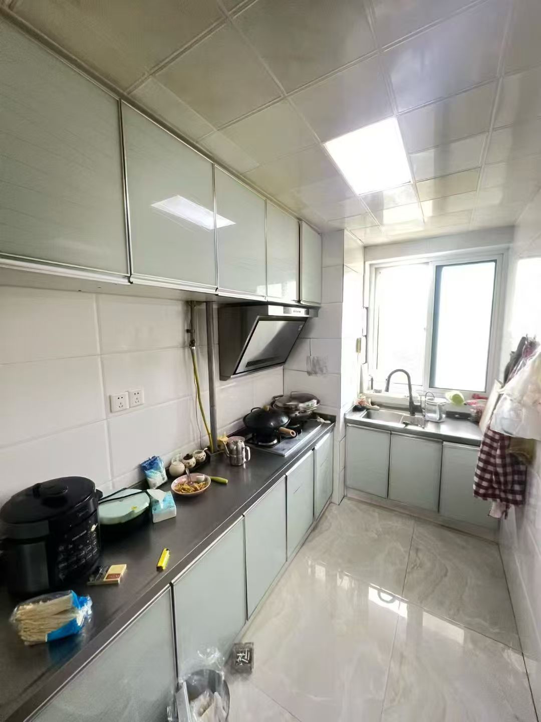 山川文苑電梯四樓92.5平兩室39.8萬 山川文苑電梯四樓92.5平兩室39.8萬