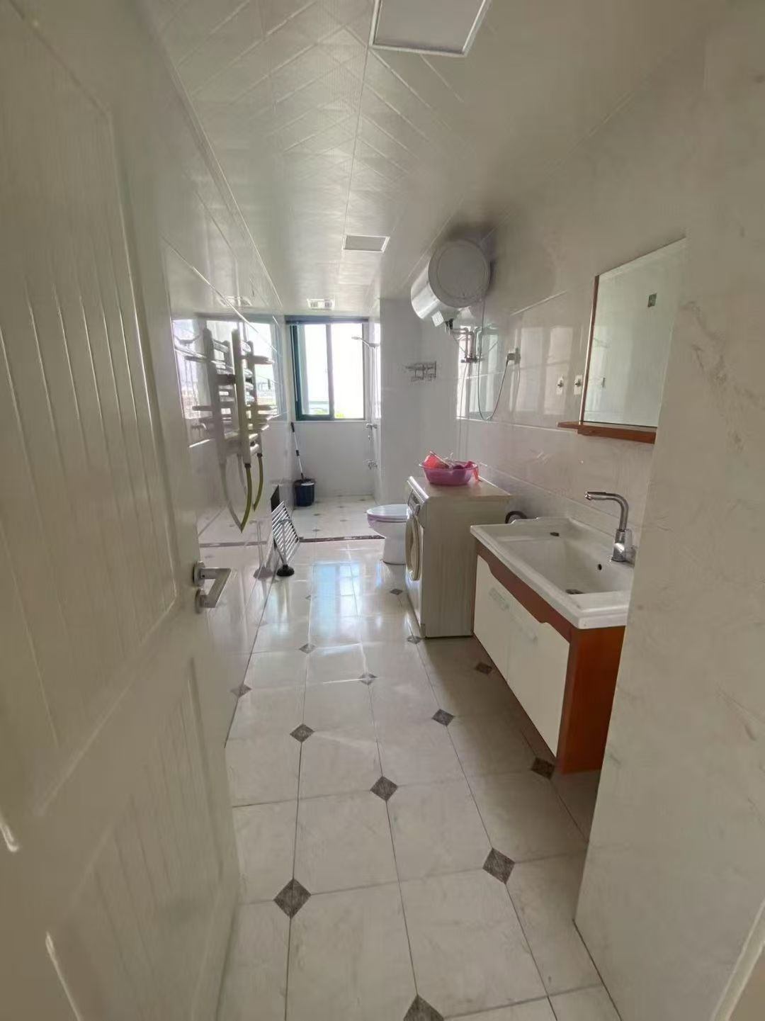 銀河花園140多平精裝修1600/月家具家電齊全