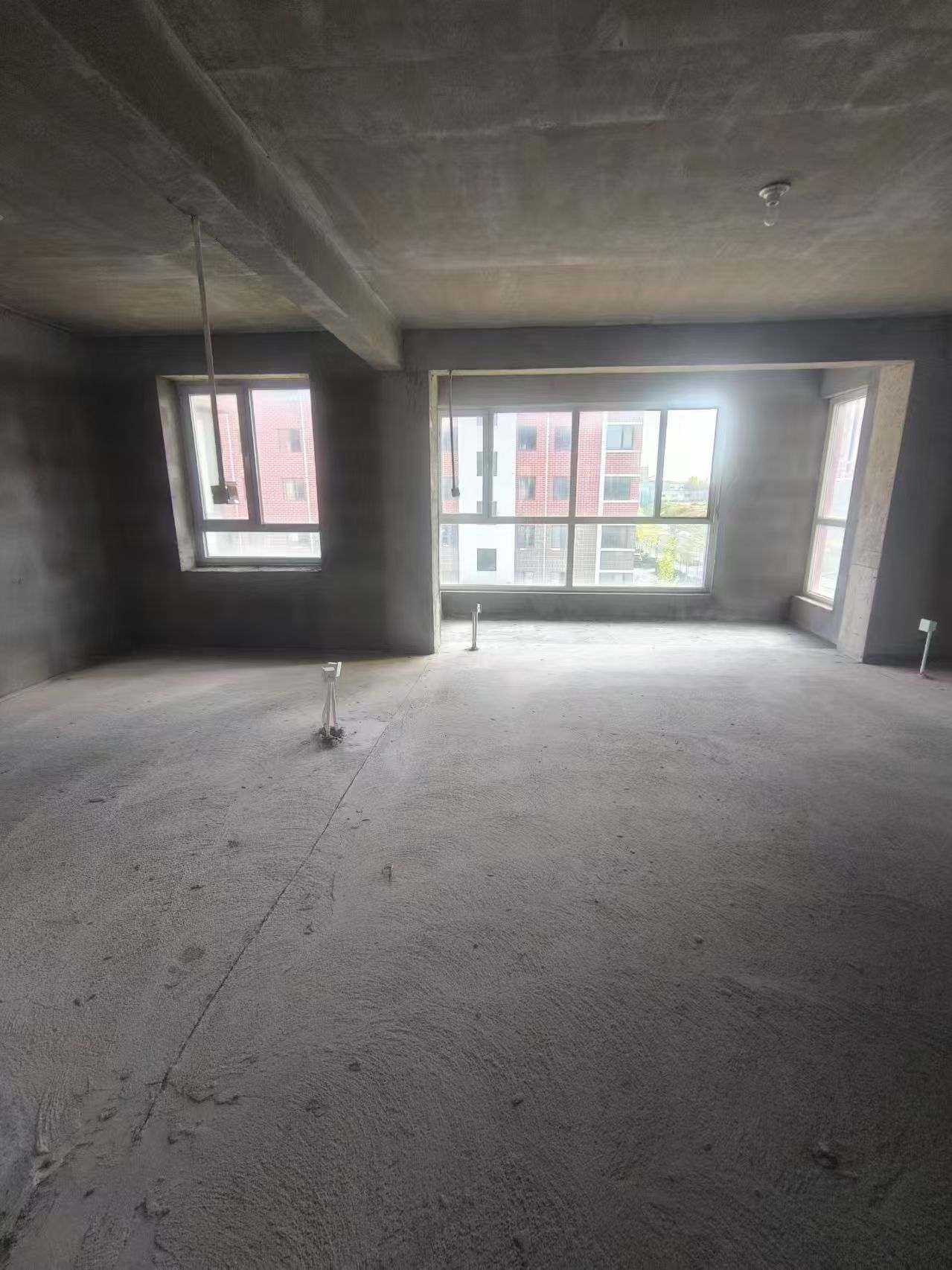 海泰二期多層住人三樓109平三室兩衛(wèi)46.8萬 海泰二期多層住人三樓109平三室兩衛(wèi)46.8萬