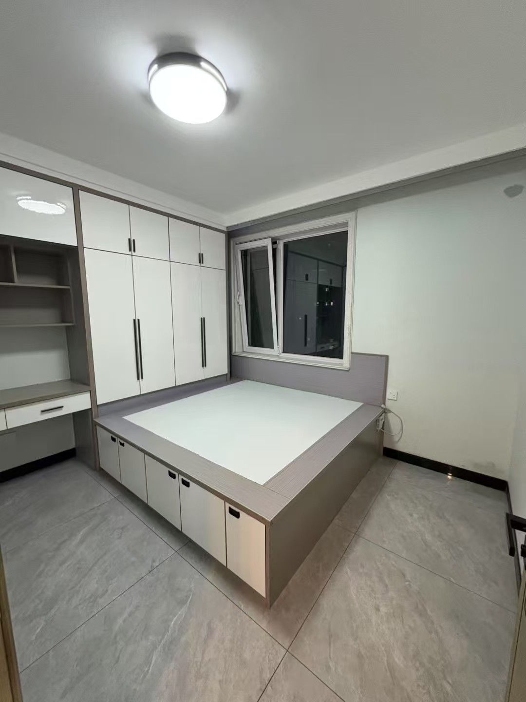 德宏世紀(jì)華府電梯12樓121.02平+34.86車位49.8 德宏世紀(jì)華府電梯12樓121.02平+34.86車位49.8