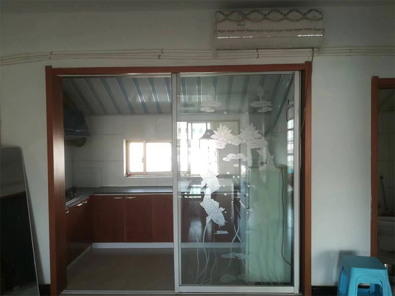 涼水灣鴻?；▓@小區(qū)精裝閣樓出租