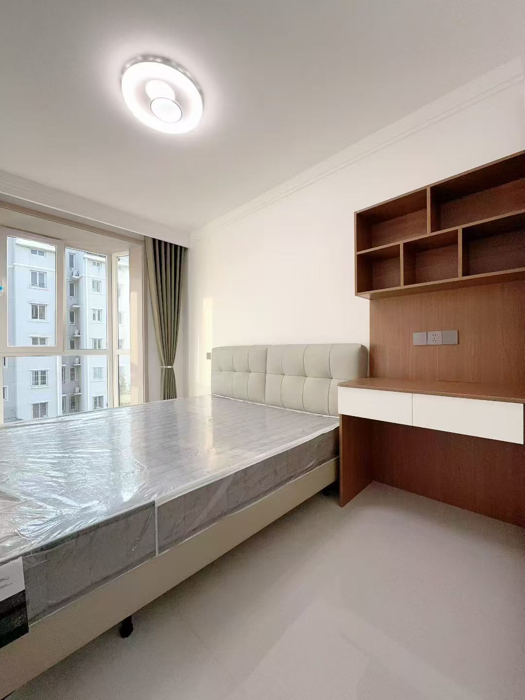 33萬(wàn)兩套精裝房銀海綠洲78.61平 南向26.53車庫(kù)精裝 33萬(wàn)兩套精裝房銀海綠洲78.61平 南向26.53車庫(kù)精裝