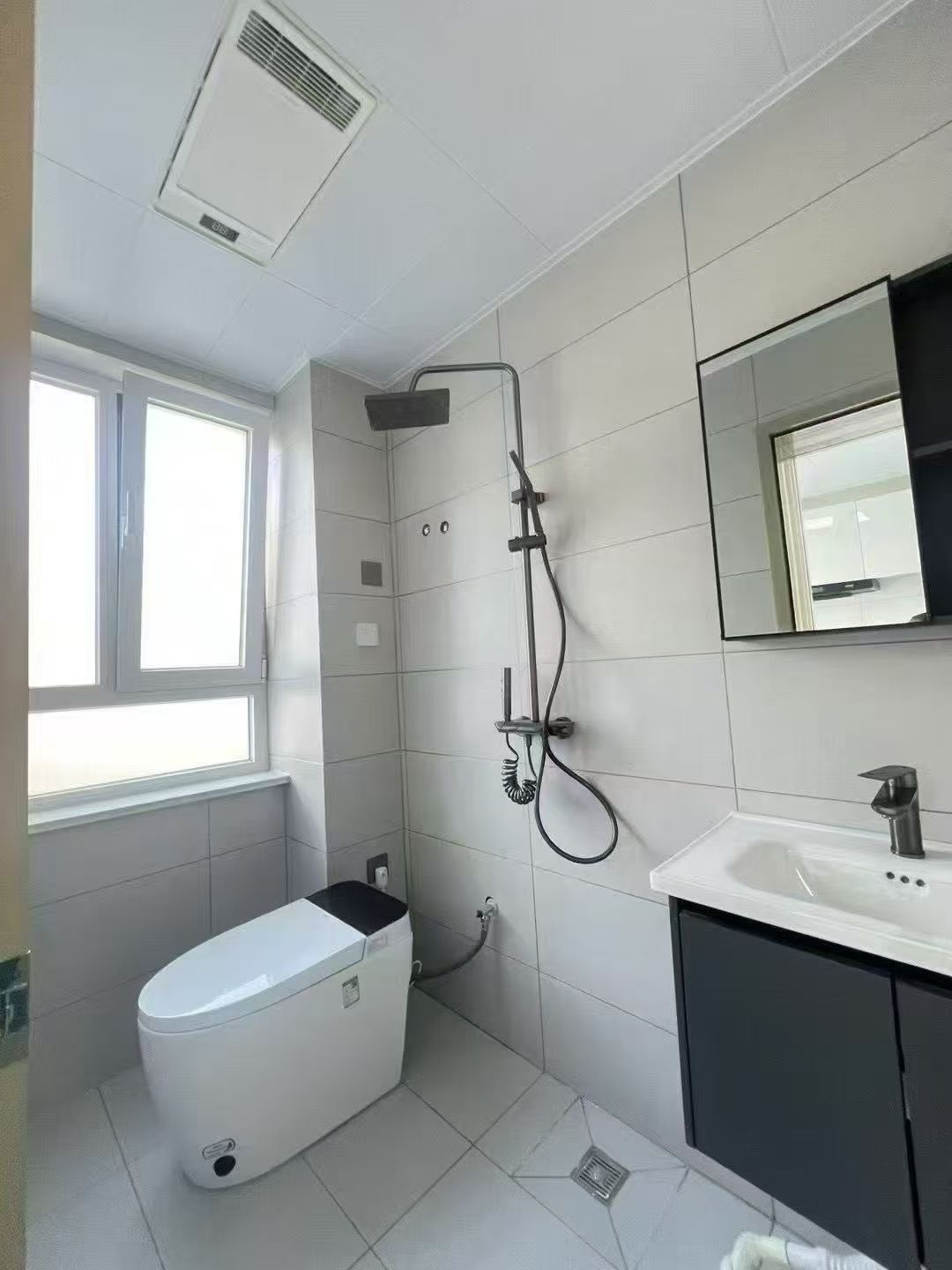 初家園街貼地2樓82.95平精裝三室29.8萬(wàn) 初家園街貼地2樓82.95平精裝三室29.8萬(wàn)