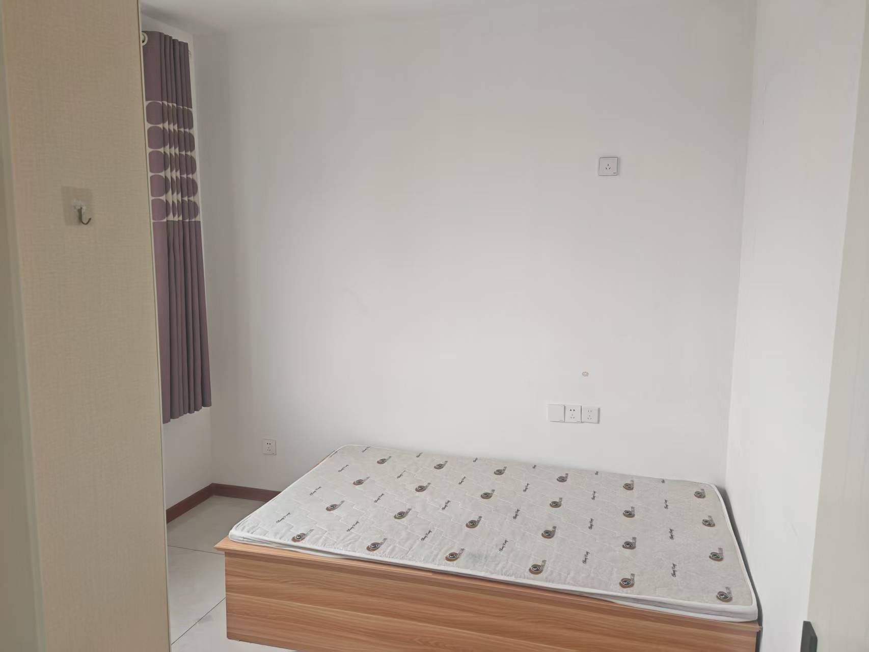 文山書香園70平房屋出租，帶草房