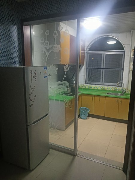 低價(jià)出售實(shí)驗(yàn)中學(xué)**房 低價(jià)出售實(shí)驗(yàn)中學(xué)**房