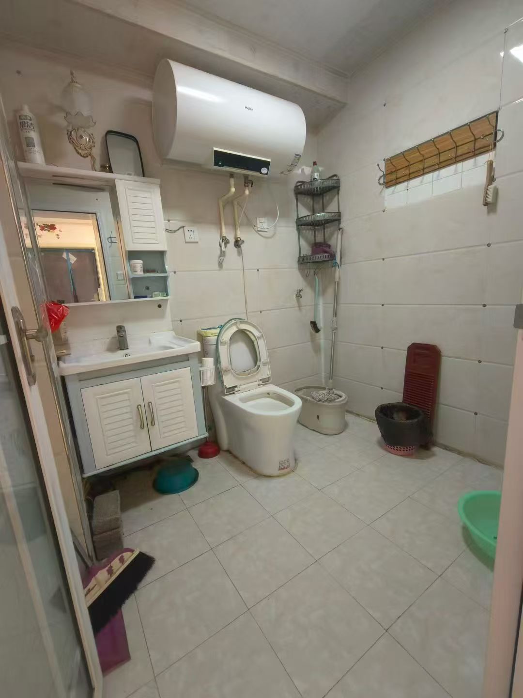 三里河仙山公園附近2000年一樓80平三室精裝26.8萬 三里河仙山公園附近2000年一樓80平三室精裝26.8萬