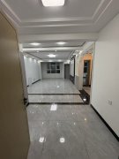 德宏世紀(jì)華府電梯12樓121.02平＋34.86車位49.8