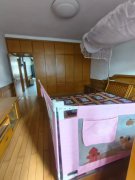 初家園好位置2000年混合結(jié)構(gòu)三樓136.7平30平車庫三室