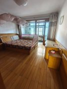 初家園好位置2000年混合結(jié)構(gòu)三樓136.7平30平車庫三室