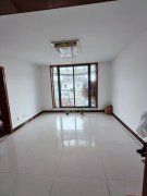 鼎園社區(qū)2015年框架樓頂樓110.36平三室兩衛(wèi)19.8萬(wàn)