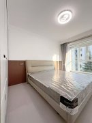 33萬(wàn)兩套精裝房銀海綠洲78.61平 南向26.53車庫(kù)精裝