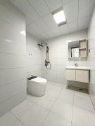 水利局家屬樓精裝四室二樓 157.62平45.8萬(wàn)