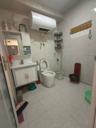 三里河仙山公園附近2000年一樓80平三室精裝26.8萬