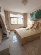 三里河仙山公園附近2000年一樓80平三室精裝26.8萬