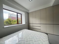 華西雅居小高層4樓114平 三室兩衛(wèi)精裝修52.8萬