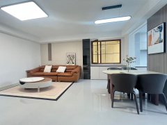 華西雅居小高層4樓114平 三室兩衛(wèi)精裝修52.8萬