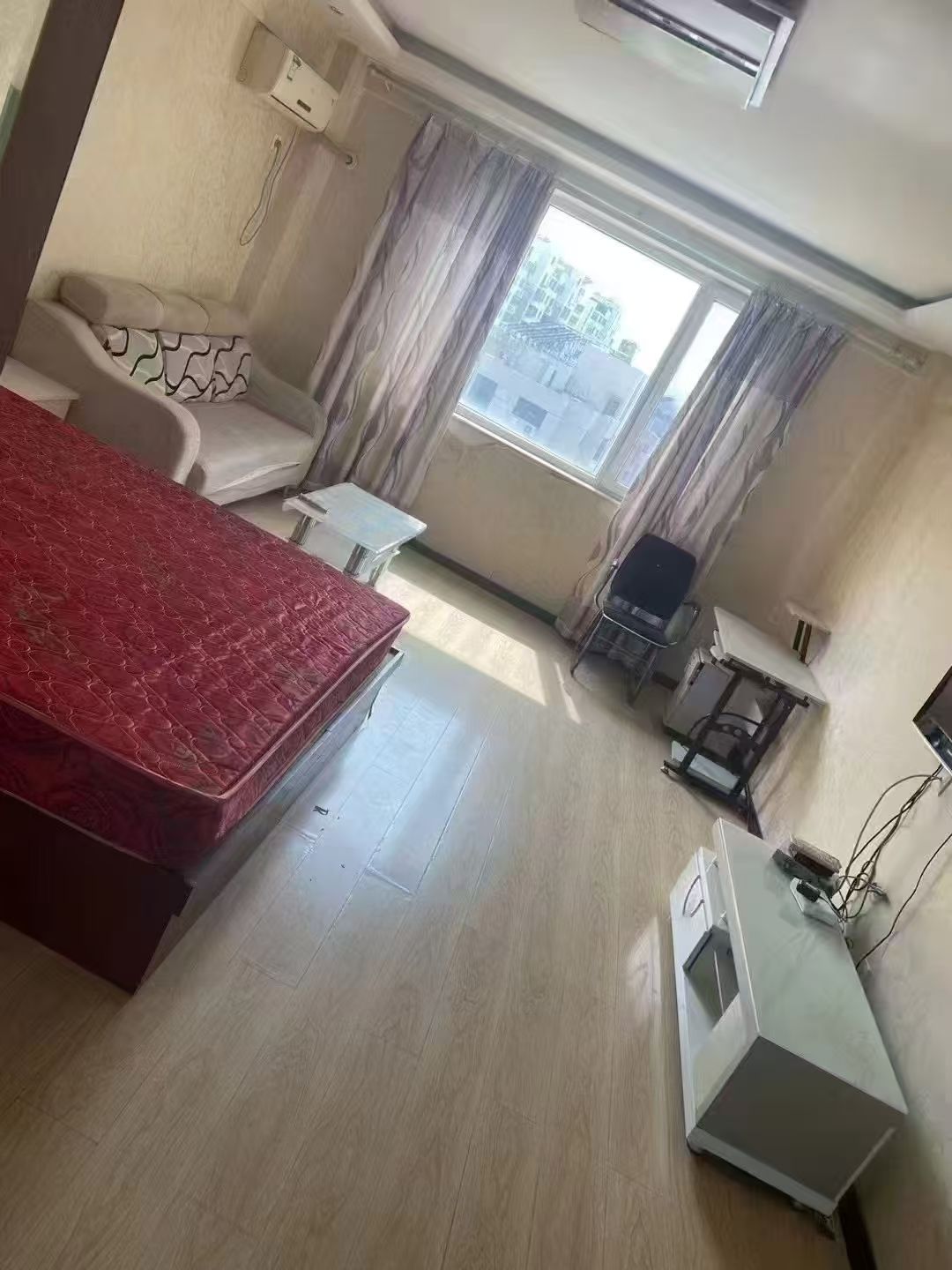 【出租】銀河世家公寓50左右平，900/月