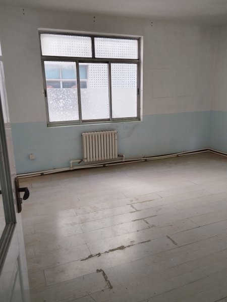 文登**實(shí)驗(yàn)小學(xué)路南東50米三樓出租 文登**實(shí)驗(yàn)小學(xué)路南東50米三樓出租