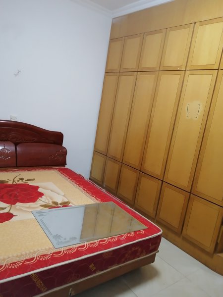 香和苑對(duì)面，大潤(rùn)發(fā)北，生產(chǎn)街一樓帶院對(duì)外出租