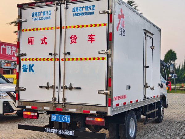 康明斯3.8一排半保溫箱貨出售 康明斯3.8一排半保溫箱貨出售