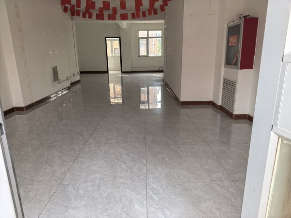 單山路(城南溫馨家園)12-8旺鋪出租 單山路(城南溫馨家園)12-8旺鋪出租