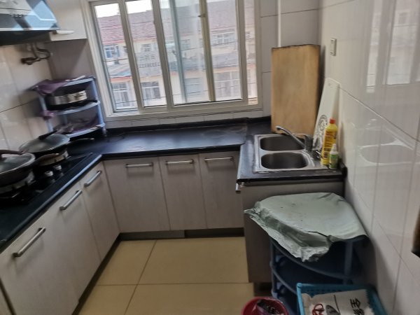 德賢街2號(hào)樓602室吉房出租 德賢街2號(hào)樓602室吉房出租