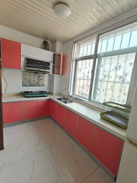 御景園貼地三樓121平+車庫僅售29.8萬三室 御景園貼地三樓121平+車庫僅售29.8萬三室