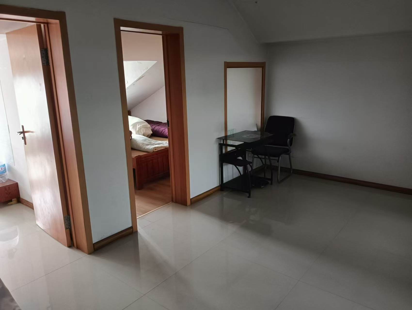 【出租】文峰花園閣樓，家具家電齊全，月租400