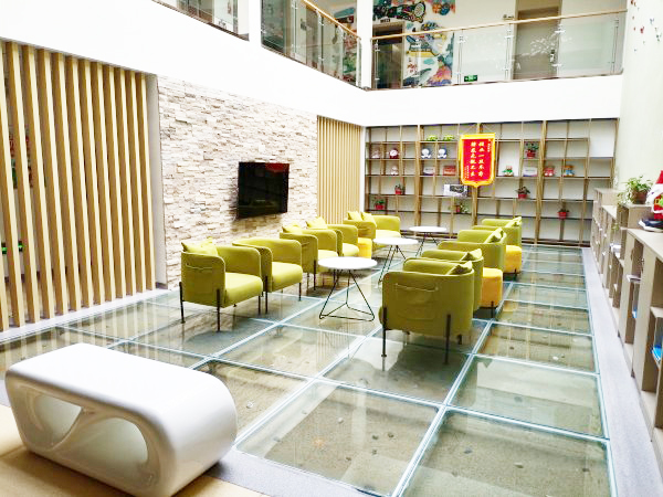 聚能托管（文登師范學(xué)校西側(cè)）有少量辦公室對(duì)外出租、合作