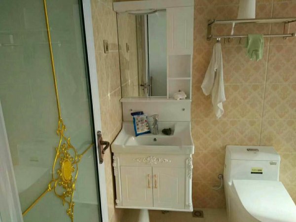 文登汽車站南小戶型房屋招租