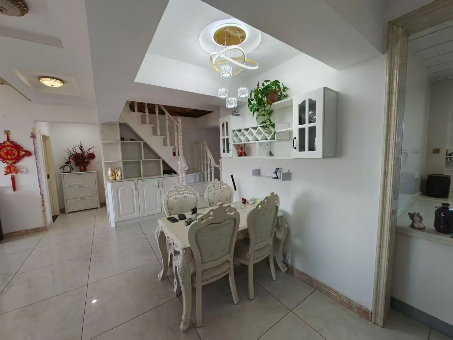 世源峰山御園主樓110平+40多平內(nèi)閣三室兩衛(wèi)裝修53.8萬 世源峰山御園主樓110平+40多平內(nèi)閣三室兩衛(wèi)裝修53.8萬