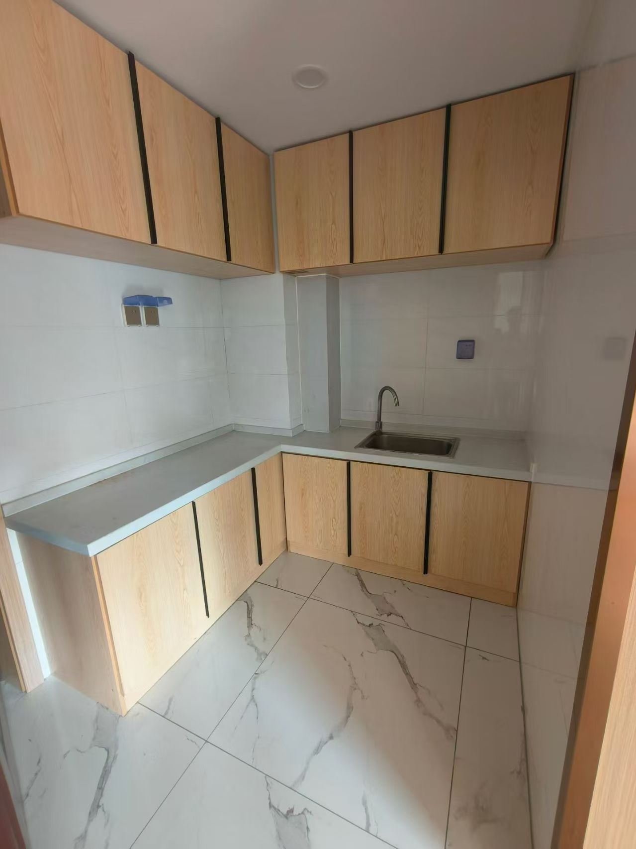 寶宇公館電梯最好樓層75平兩室精裝月租1200元