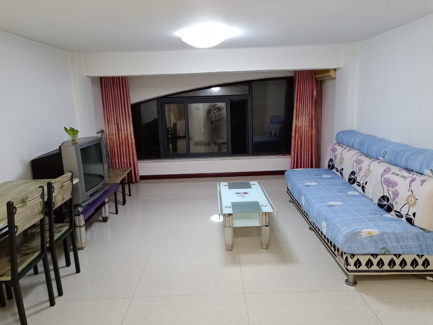 免費(fèi)地暖精裝閣樓出租 免費(fèi)地暖精裝閣樓出租