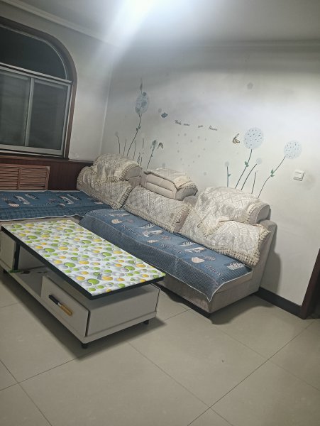 低價(jià)出售實(shí)驗(yàn)中學(xué)**房 低價(jià)出售實(shí)驗(yàn)中學(xué)**房